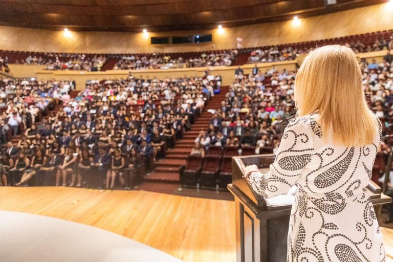 Entregan cartas de pasante a la generación 2021-2026 de la Licenciatura en Ingeniería Química