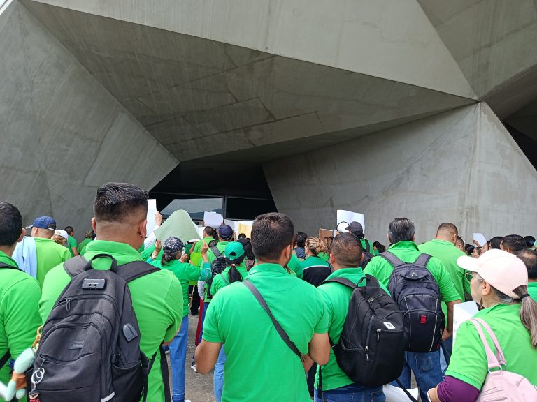Atiende Secretaría de Finanzas de forma personalizada a grupo reducido de trabajadores para liberar su pago