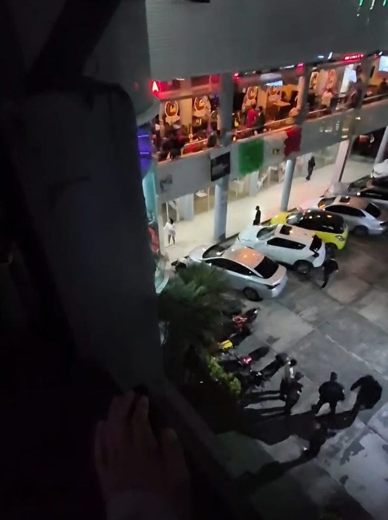 Una mujer fallecida y un hombre herido, tras agresión armada en la Plaza Atara de Uruapan