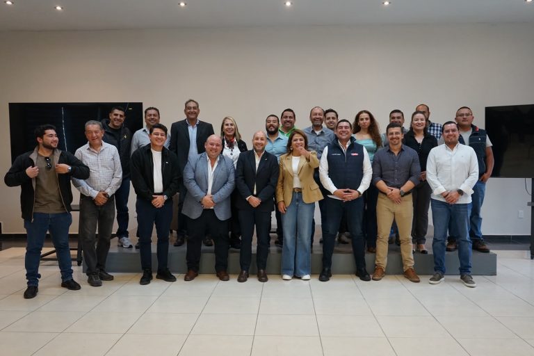Constructores se reúnen con Fabiola Alanís y respaldan agenda de infraestructura de la 4T en Michoacán