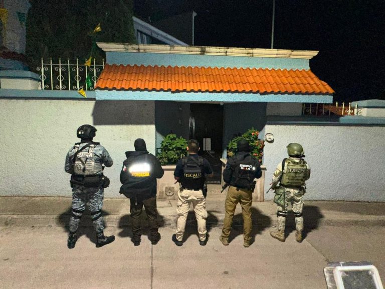Fiscalía ejecuta dos cateos en Morelia; asegura más de mil 400 dosis de metanfetamina
