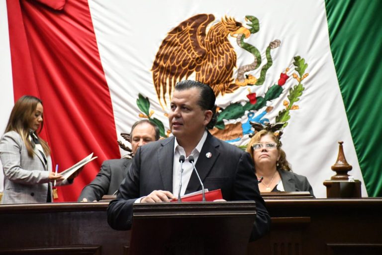 Pide Valencia cárcel para quien promueva invasiones de predios