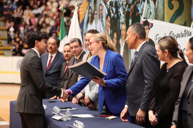 Bachillerato de la UMSNH, se fortalece en beneficio de las y los estudiantes: Yarabí Ávila