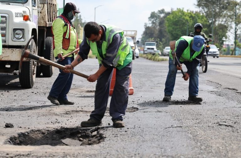 Mantiene Gobierno de Morelia brigadas de bacheo y rehabilitación de vialidades