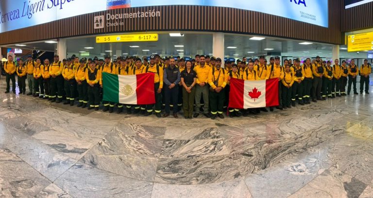 Combatientes de incendios forestales viajan a Canadá