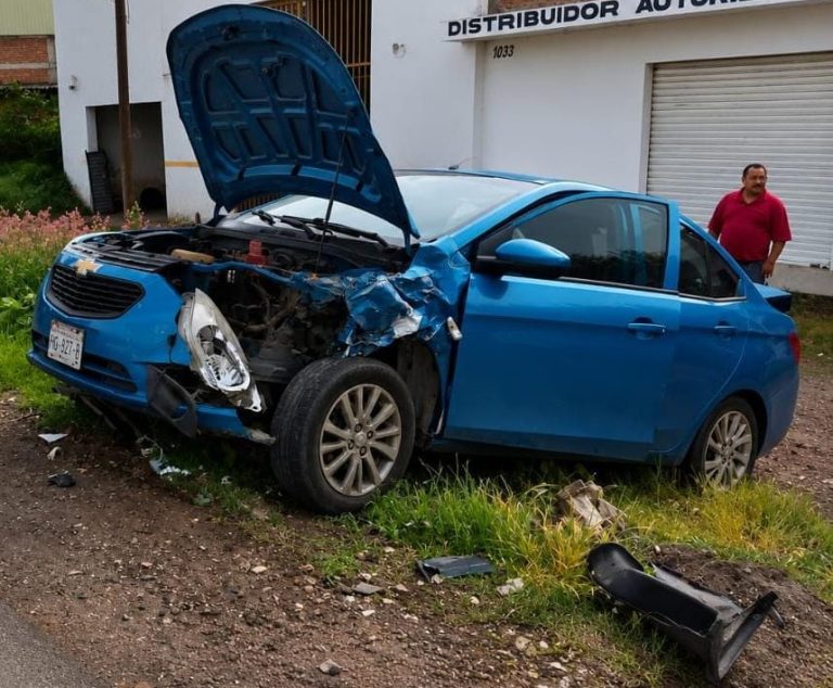 Conductor huye tras provocar choque en La Piedad