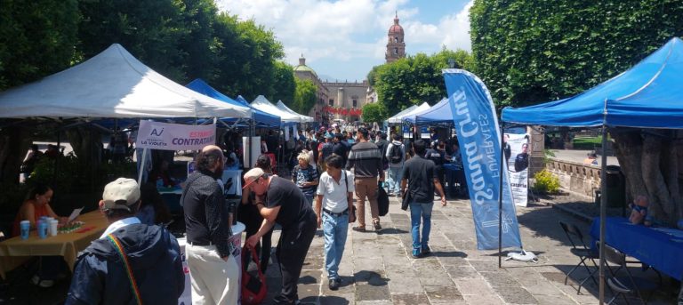 Conectan a más de 400 personas con oportunidades laborales en Morelia