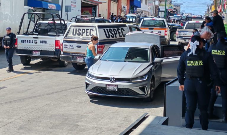 Aseguran 15 máquinas tragamonedas y cachimba donde se registró triple crimen en zona de la Central de Abastos de Morelia