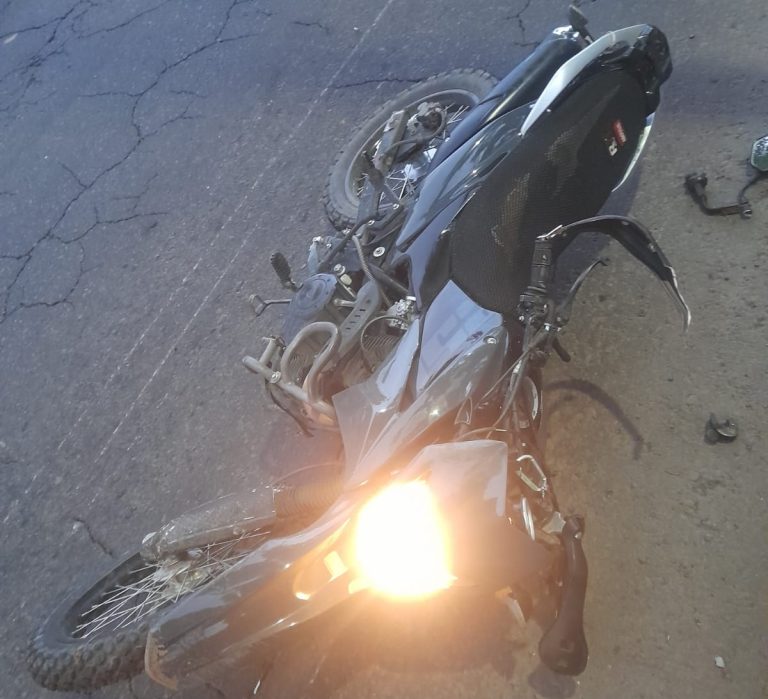 Joven motociclista muere tras aparatoso accidente, en el Libramiento de Uruapan