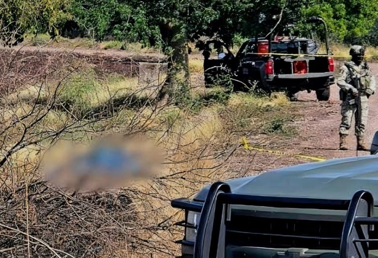 Hallan a una mujer asesinada a balazos en carretera de Buenavista
