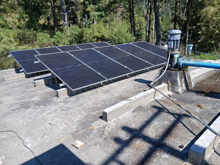 Inauguran pozo con paneles solares en beneficio de comunidad indígena de Paracho