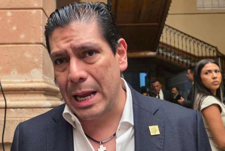 Abre Ernesto Núñez la puerta a competir por Morelia si no encabeza la coordinación estatal