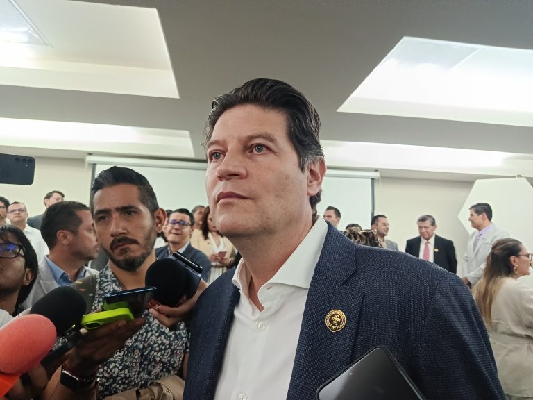 Critica alcalde reducción de tiempos para difundir informe