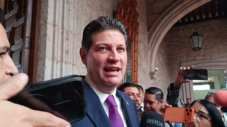 En MORENA deben estar alarmados y en sus cuartos de guerra, señaló Alfonso Martínez