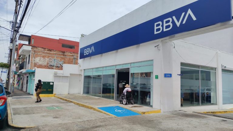 Asaltan a cuentahabiente afuera de banco BBVA en Morelia