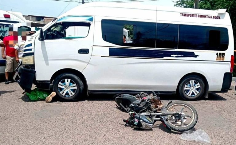 Motociclista muere al ser arrollado por una combi, en Las Guacamayas