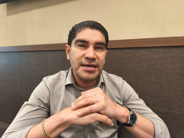 Huetamo fortalece seguridad y comercio; alcalde afirma que está libre de cobro de cuotas