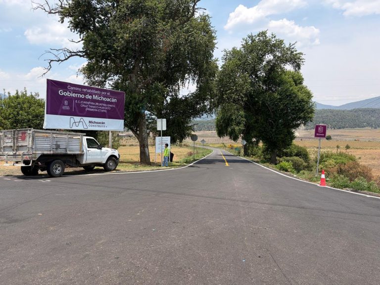 Avanza modernización vial en comunidades indígenas, con mejora de 38 km de caminos: Rogelio Zarazúa