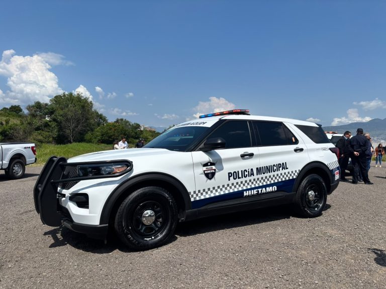 Entrega gobierno patrullas Police Interceptor a 10 municipios para reforzar seguridad