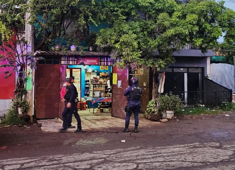 Grave hombre tras ser baleado en tienda de abarrotes en Zamora