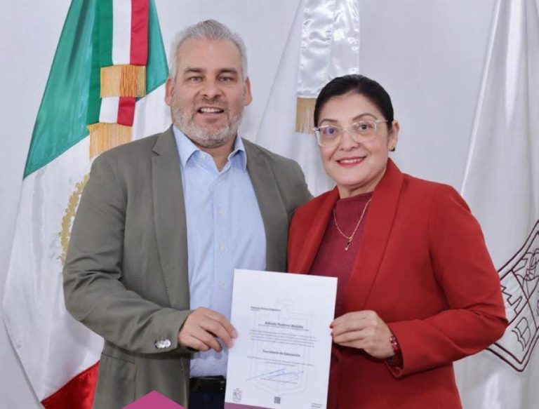 La SEE ya tiene titular formal: Patricia Flores Anguiano