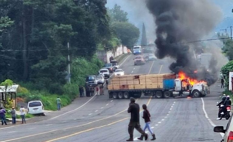 Atacan a policías en Tacámbaro; hay un herido y un presunto delincuente detenido