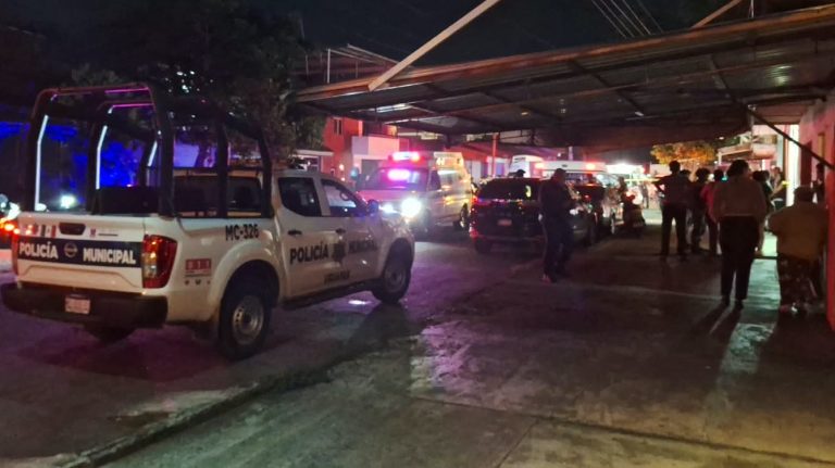 Ataque armado en cenaduría de Uruapan deja una mujer muerta y a su hija lesionada