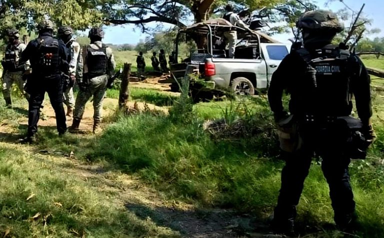 Localizan a un asesinado en terracería de Buenavista