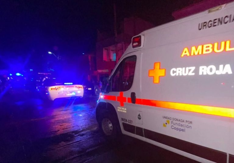 Hombre en aparente estado de ebriedad hiere de un balazo a joven y es detenido, en Morelia
