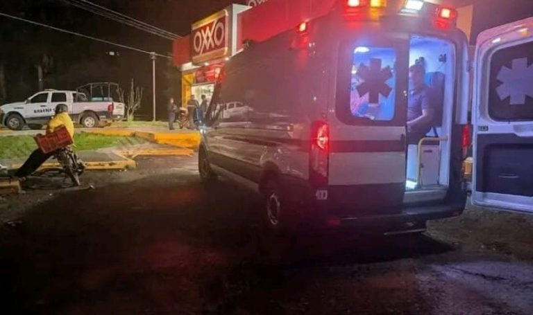 Empistolados asaltan Oxxo, en la carretera libre Uruapan-Pátzcuaro