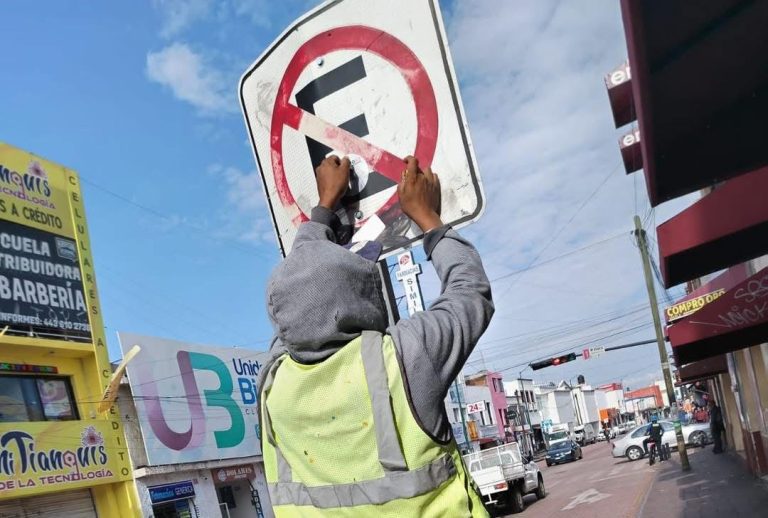 Realizan acciones permanentes de balizamiento, señalización y mantenimiento de la infraestructura vial