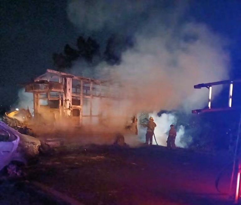 Reportan quema de vehículos en la zona de Zinapécuaro