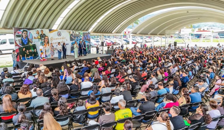 Encuentros con familiares de alumnos de nuevo ingreso de las preparatorias de Uruapan