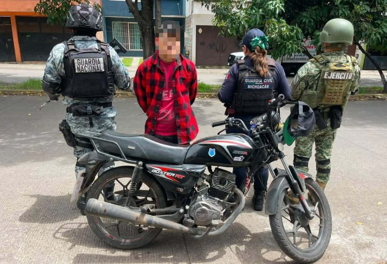 Detienen a motociclista en posesión de droga en Villas del Pedregal