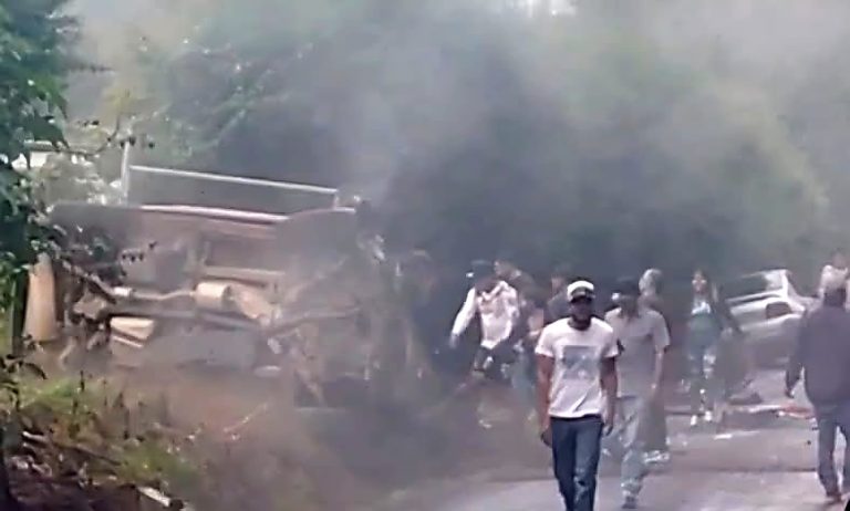 Accidente de tránsito en la Paramuén-Ixtaro deja dos muertos y dos heridos 