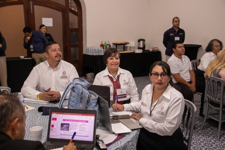 Participan docentes michoacanos en el foro de la Nueva Escuela Mexicana