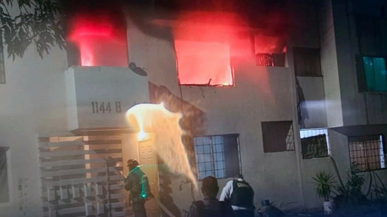 Incendio en edificio de Villas del Pedregal moviliza a bomberos