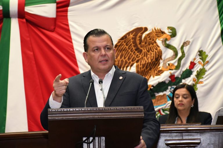 Busca Guillermo Valencia frenar a prestamistas y abogados coludidos para robar a quienes menos tienen