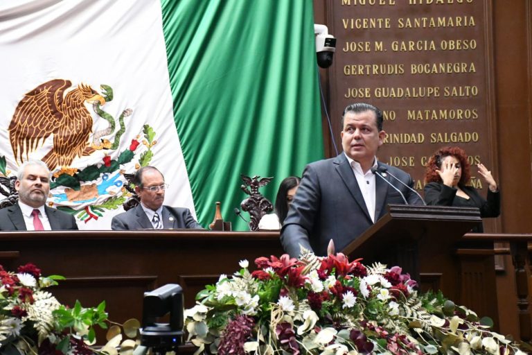 Reprocha Memo Valencia al gobernador quitar recursos a los municipios