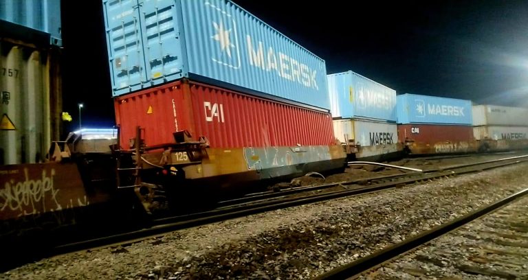 Vagón de tren se descarrila en patio de maniobras de Morelia; no hubo volcadura