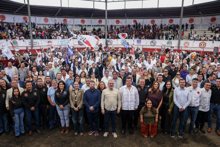 Refrenda Bedolla respaldo a los trabajadores de Michoacán en el XV aniversario de la Catem
