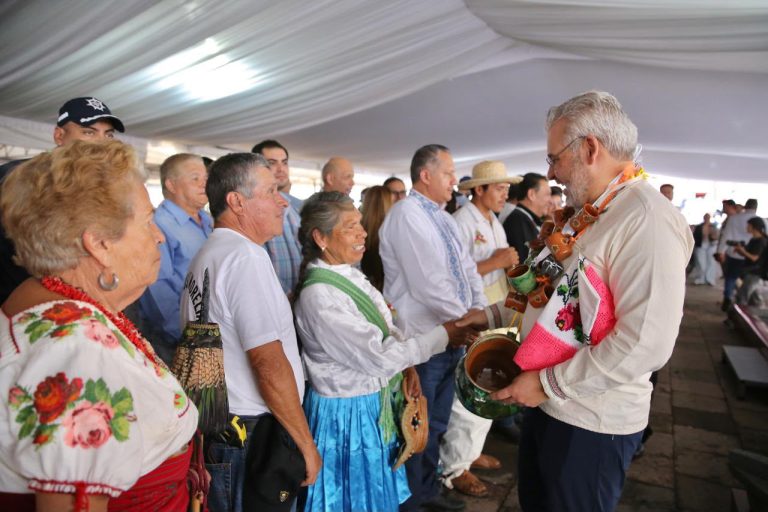 Encabeza Bedolla el 25° aniversario del Día del Artesano Michoacano; entrega 65 galardones