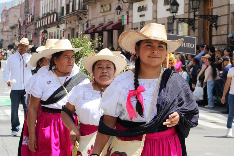 Morelia se llenó de color, música y tradición por el Día del Artesano Michoacano