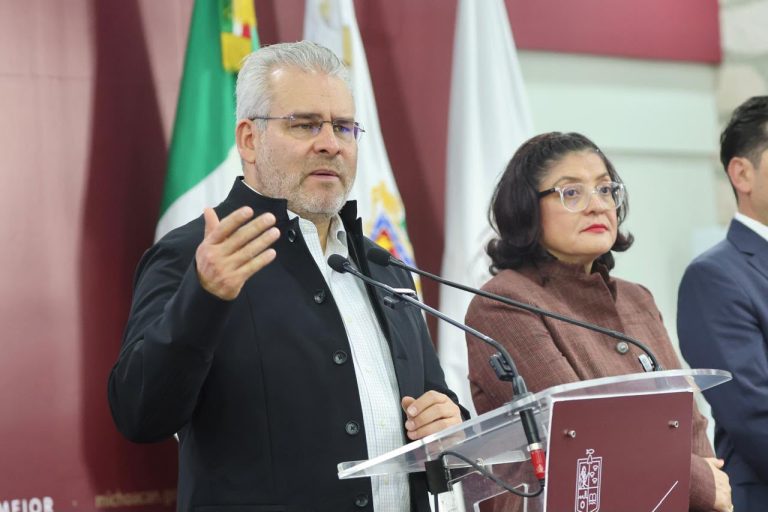 Refuerzan vigilancia en la costa de Michoacán ante trayectoria errática de huracán