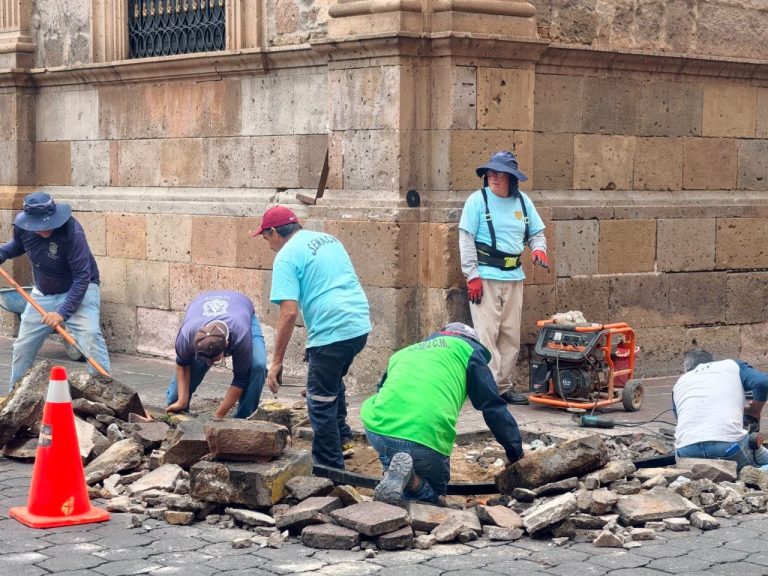 Ayuntamiento fortalece mantenimiento de espacios peatonales en el Centro Histórico