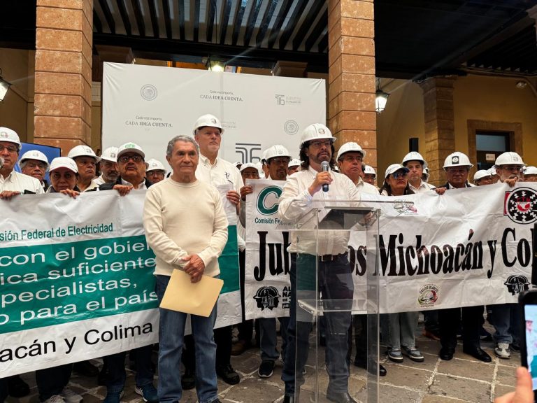 Jubilados de CFE reclaman pensiones de más de 130 mp y piden revertir reducción