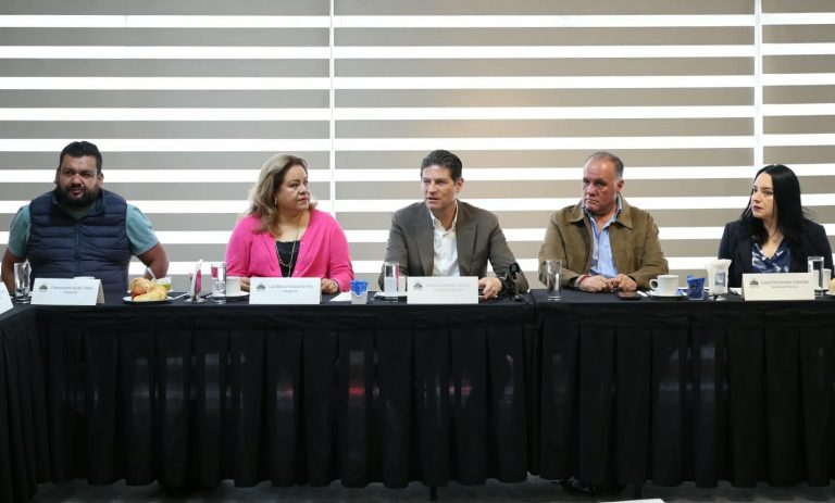 Refrenda apertura al sector mezcalero