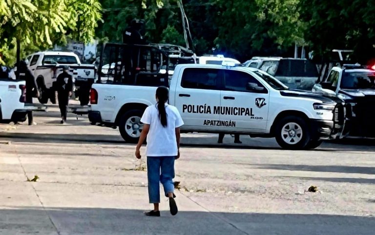 Acribillan a un hombre en la vía pública de Apatzingán