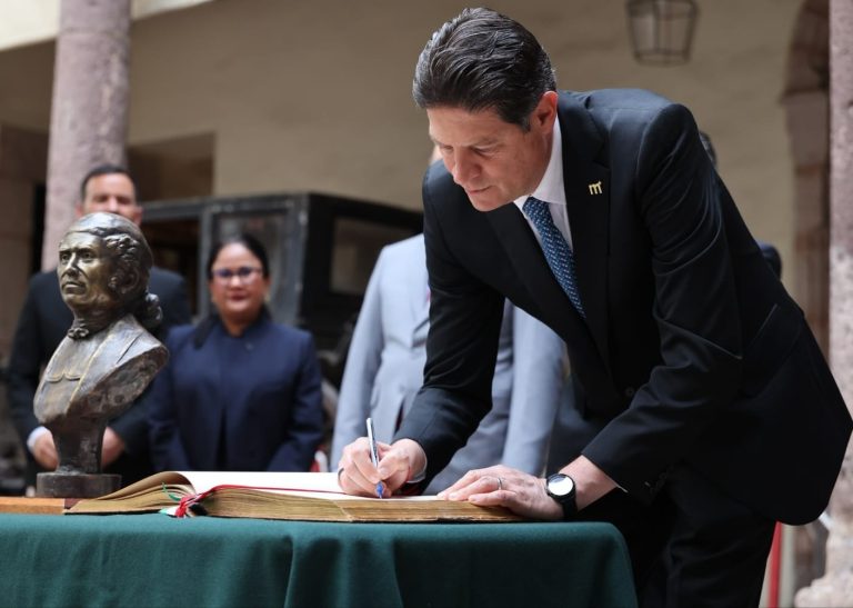 Recorrido en Bando Solemne por aniversario del natalicio de José María Morelos y Pavón