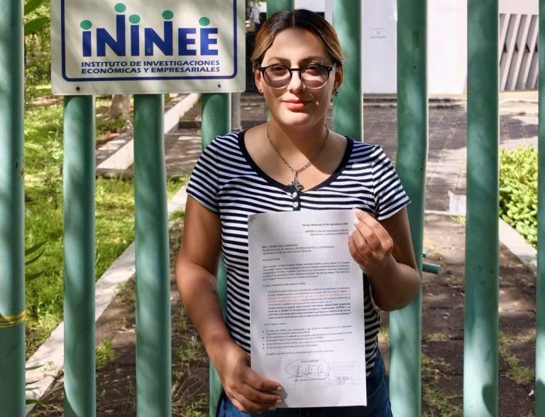Juzgado ordena a autoridades de la UMSNH acatar amparo y tomar protesta a consejera universitaria